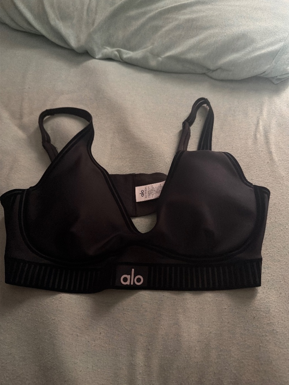 alo yoga bra
